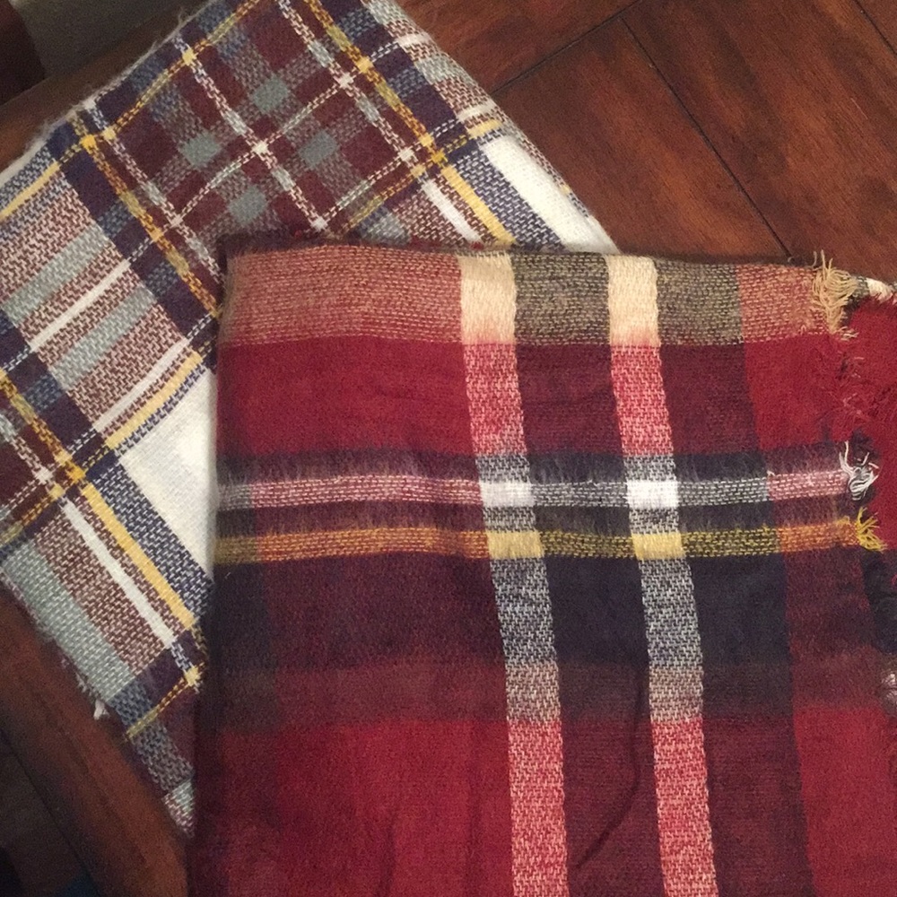 Set of 2 Blanket Scarves